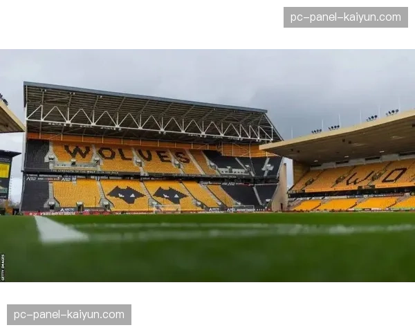 通讯:应对极端天气,英超考察各俱乐部球场草皮混合技术与地下排水系统升级